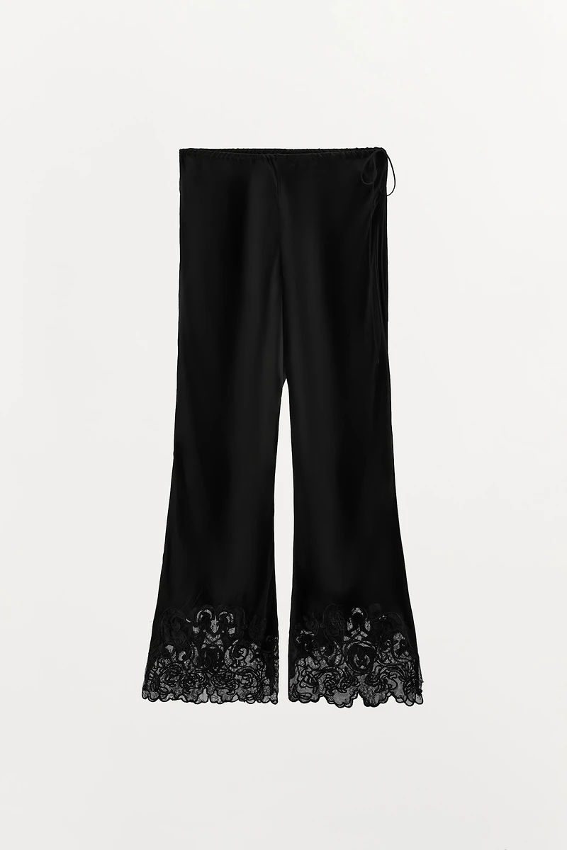 PANTALON EN VISCOSE 100% BRODÉ