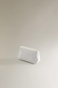 TECHNICAL FABRIC TOILETRY BAG
