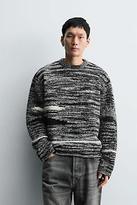 BOUCLÉ TEXTURED SWEATER