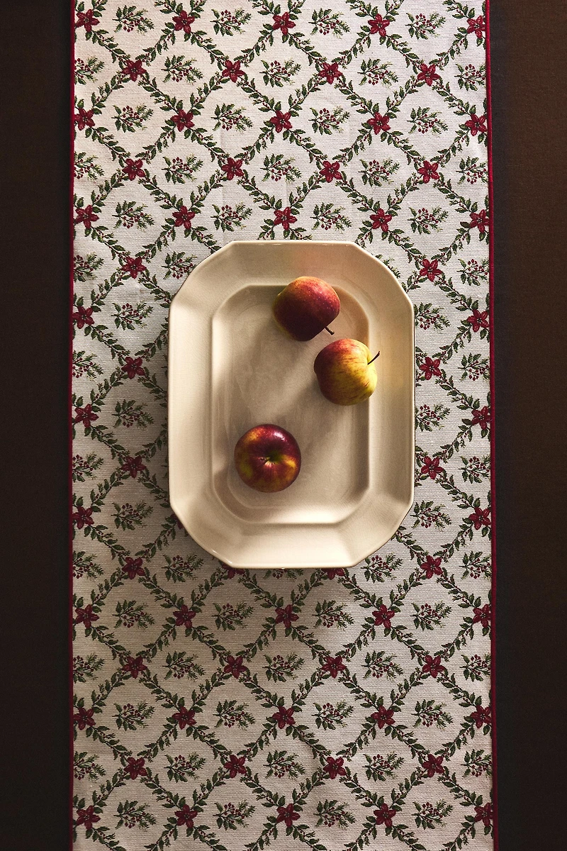 DIAMOND JACQUARD CHRISTMAS TABLE RUNNER