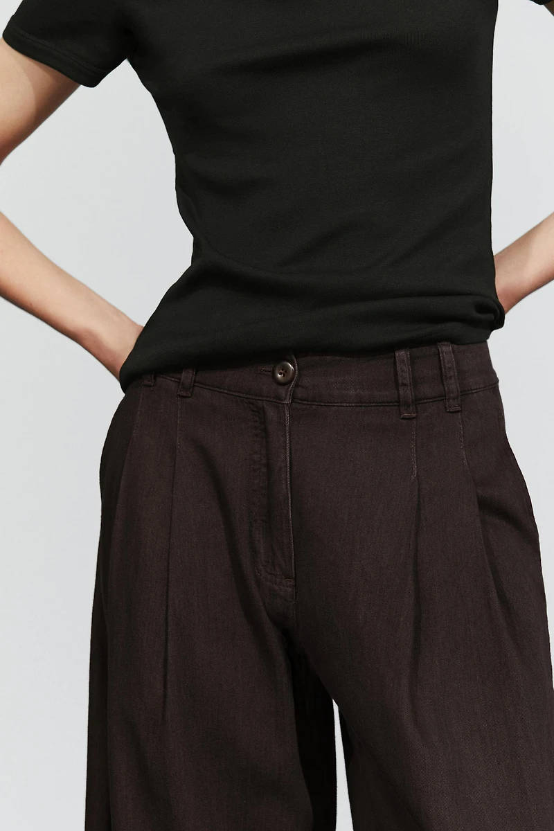 Pleated barrel fit jeans