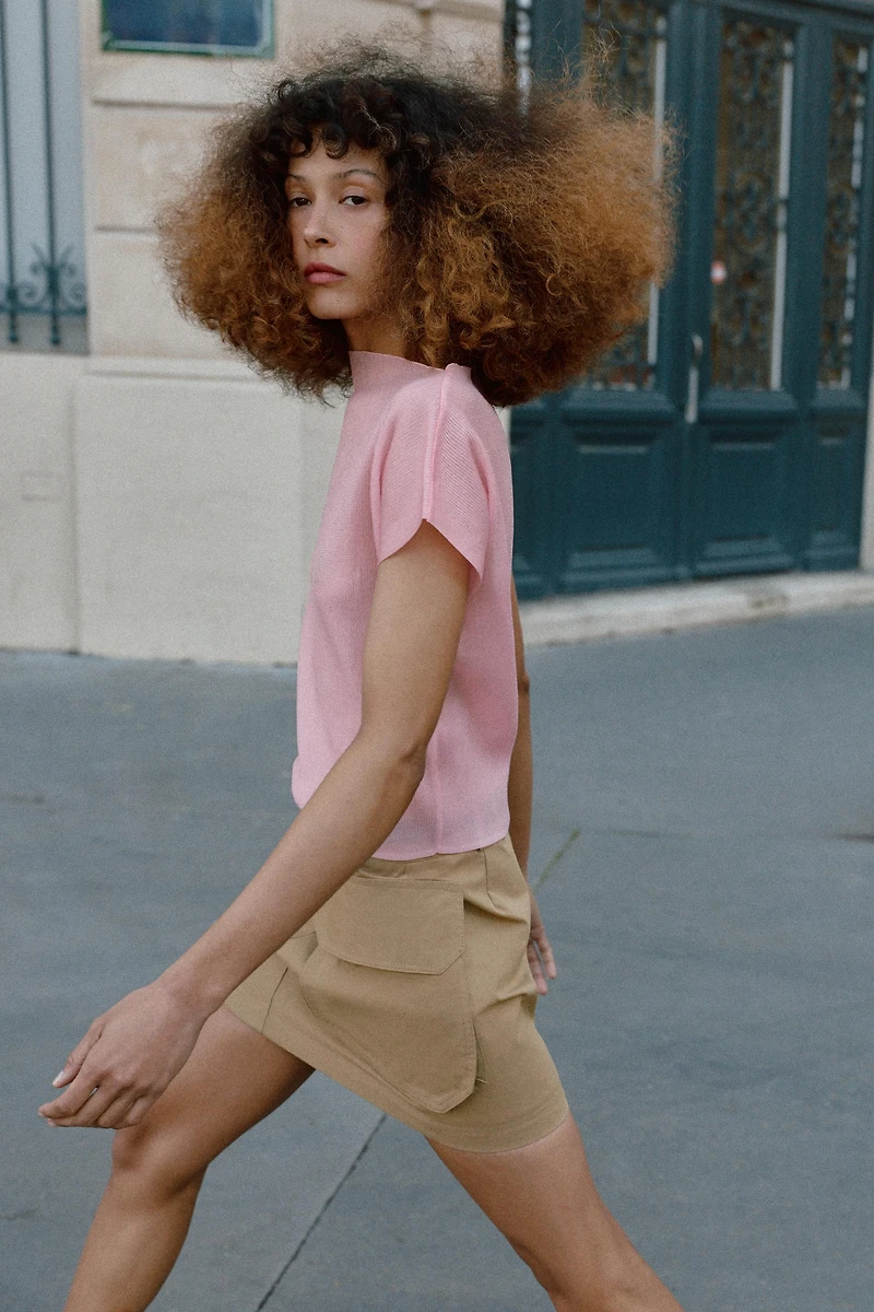 RIBBED KNIT TOP