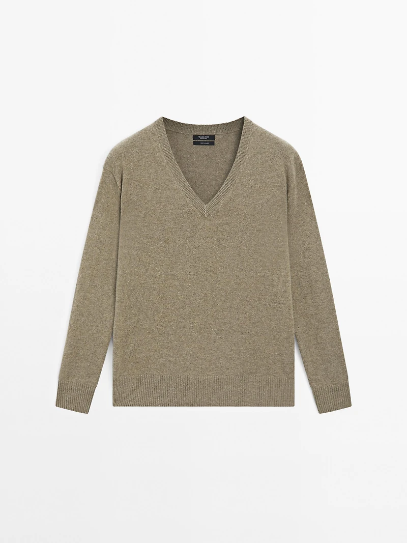 Knit 100% cashmere V-neck sweater