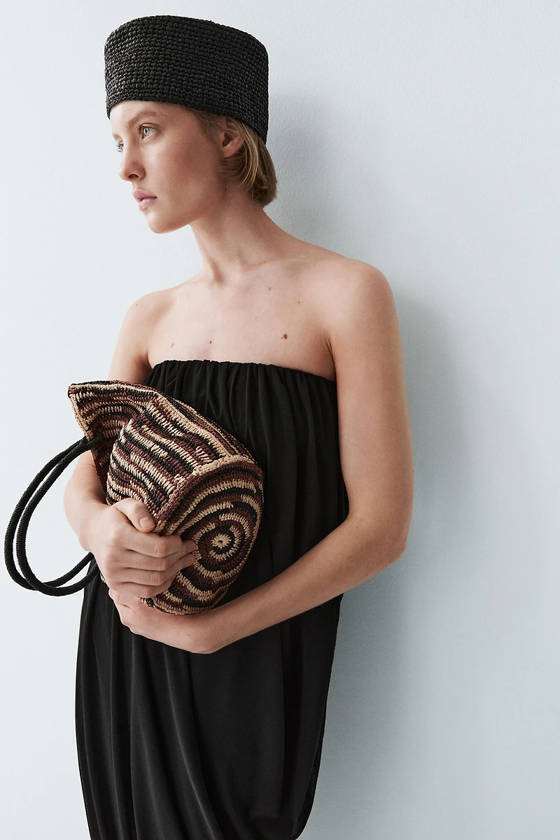 Strapless flowing top