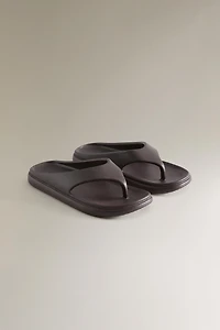 RUBBERIZED BATHROOM SANDALS