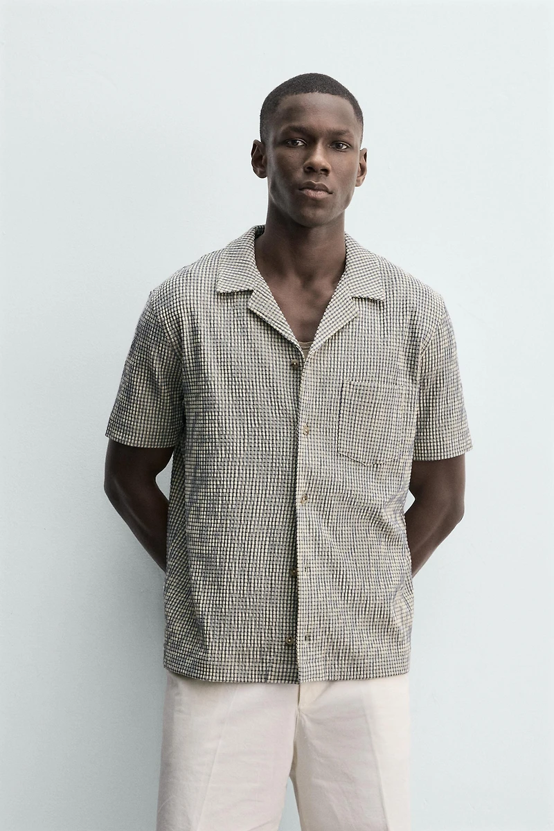 REGULAR FIT SEERSUCKER TEXTURED SHIRT