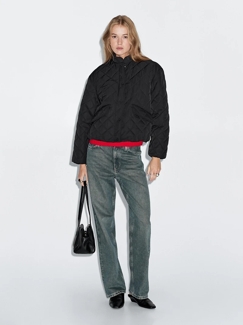 Short water-repellent quilted bomber jacket