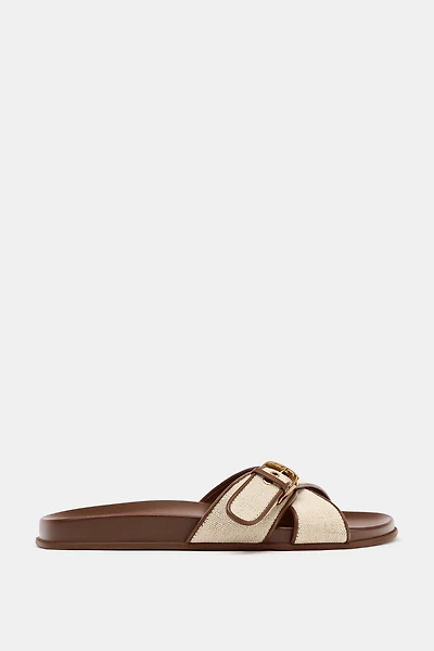 BUCKLE SANDALS