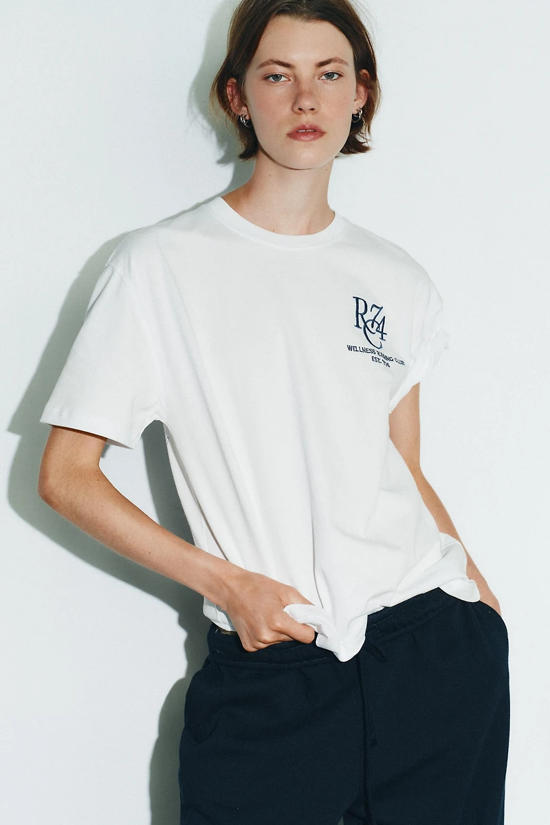 TEXT EMBROIDERED T-SHIRT