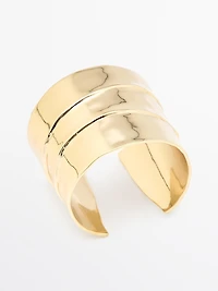 Pleated metal cuff