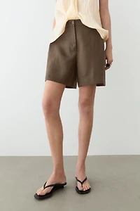 Pleated 100% linen shorts