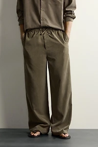 RELAXED FIT FLOWY PANTS