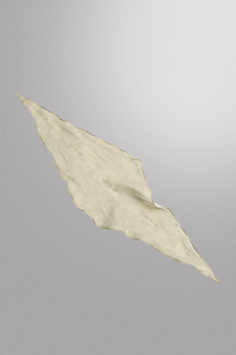 LIGHTWEIGHT RAMIE-COTTON BANDANA