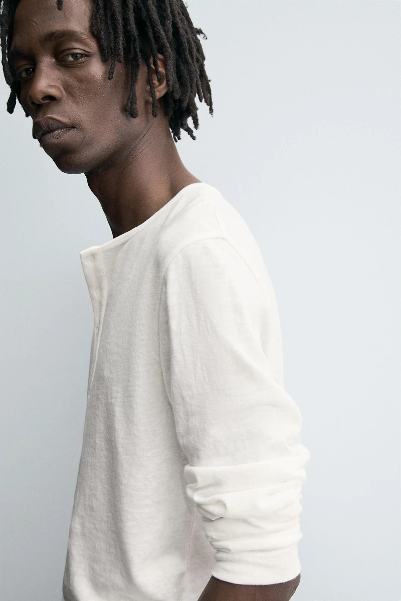 BUTTON NECK T-SHIRT