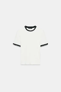 T-SHIRT EN TRICOT AVEC PERLES