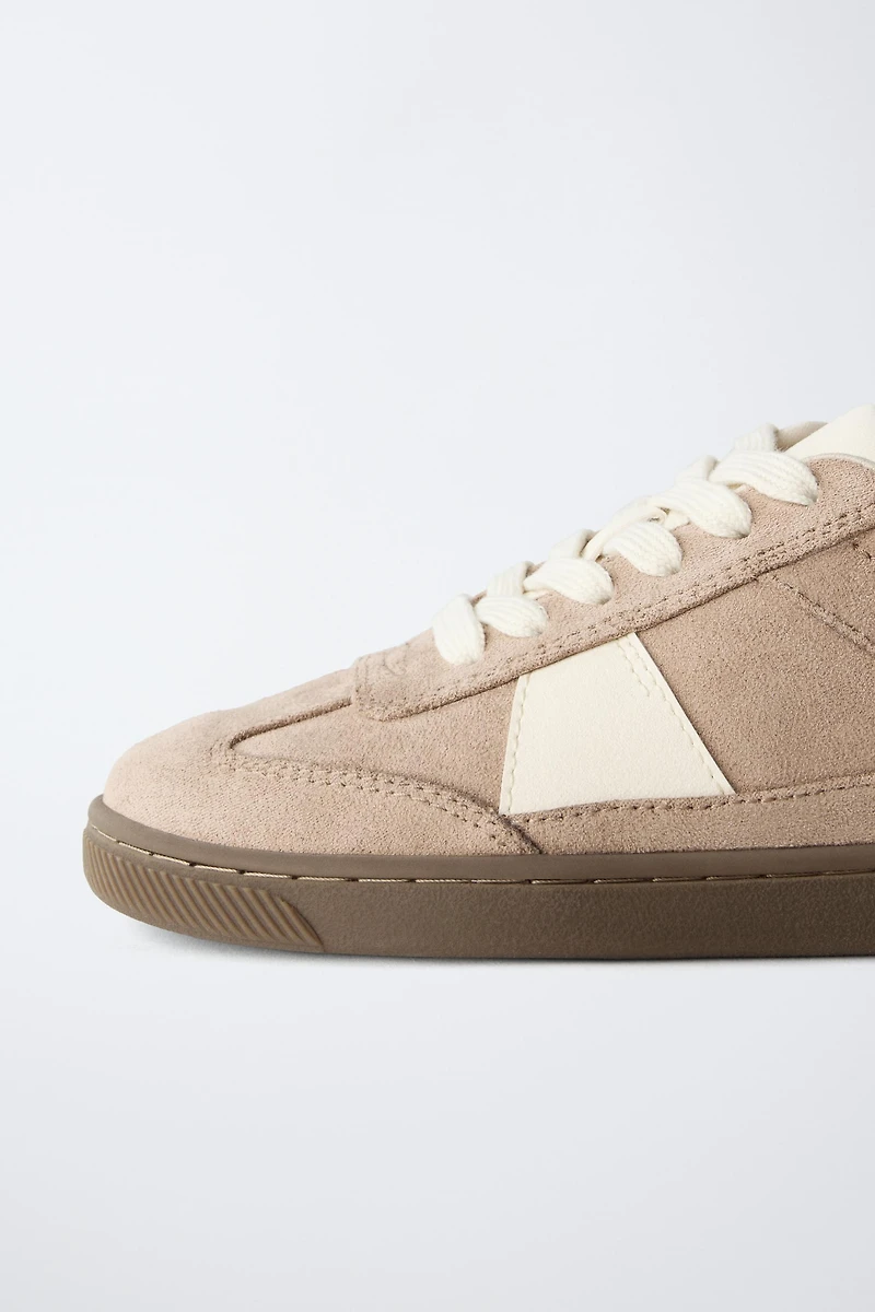 RETRO SNEAKERS