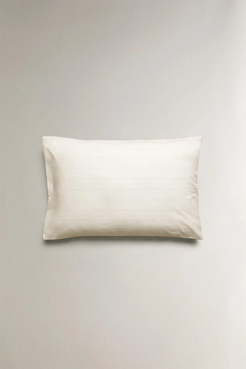 STRIPED PILLOWCASE