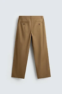 PANTALON CHINO COUPE DÉCONTRACTÉE À PLIS
