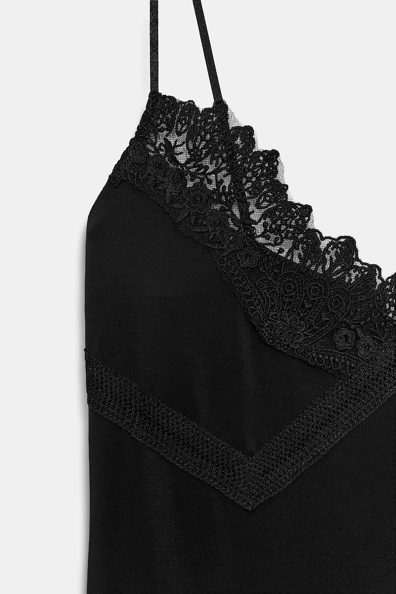 LACE STRAP TOP