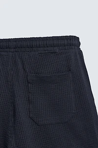 REGULAR FIT SEERSUCKER SHORTS