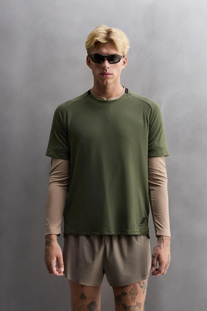 TEXTURED TRAINING T-SHIRT