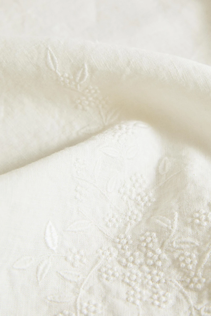 EMBROIDERED LINEN TOWEL