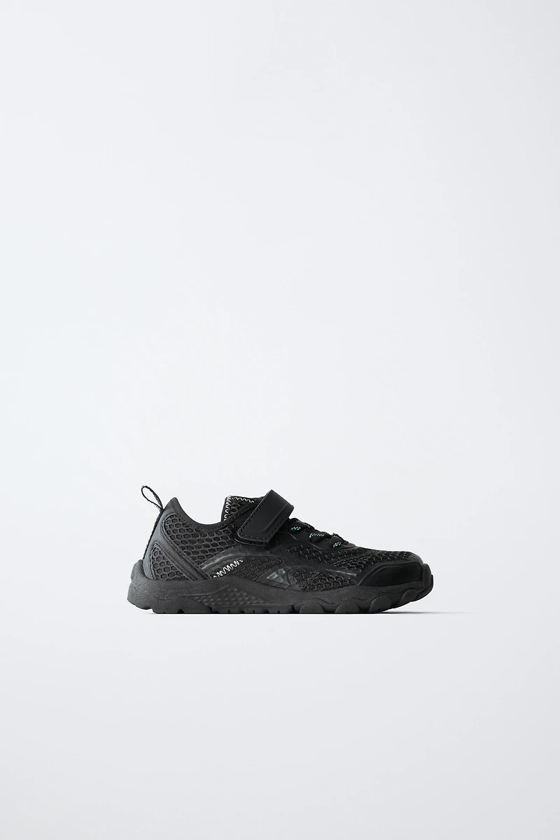 BAREFOOT SNEAKERS