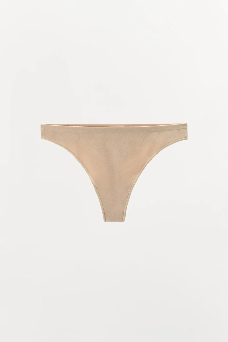 SEAMLESS SOLID THONG