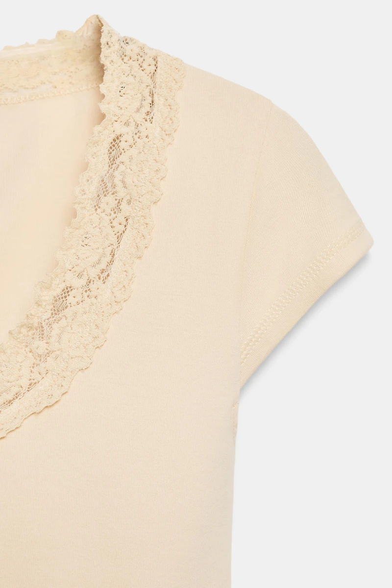 TOP COL PLONGEANT DENTELLE