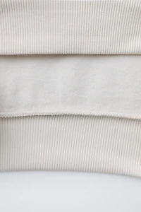 SWEAT À CAPUCHE AVEC INSCRIPTION BRODÉE