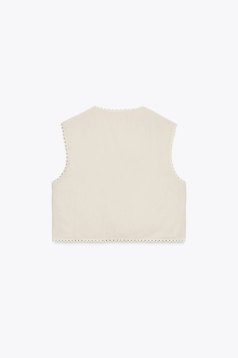GILET SANS MANCHES EN COTON AVEC BRODERIES FLEURS