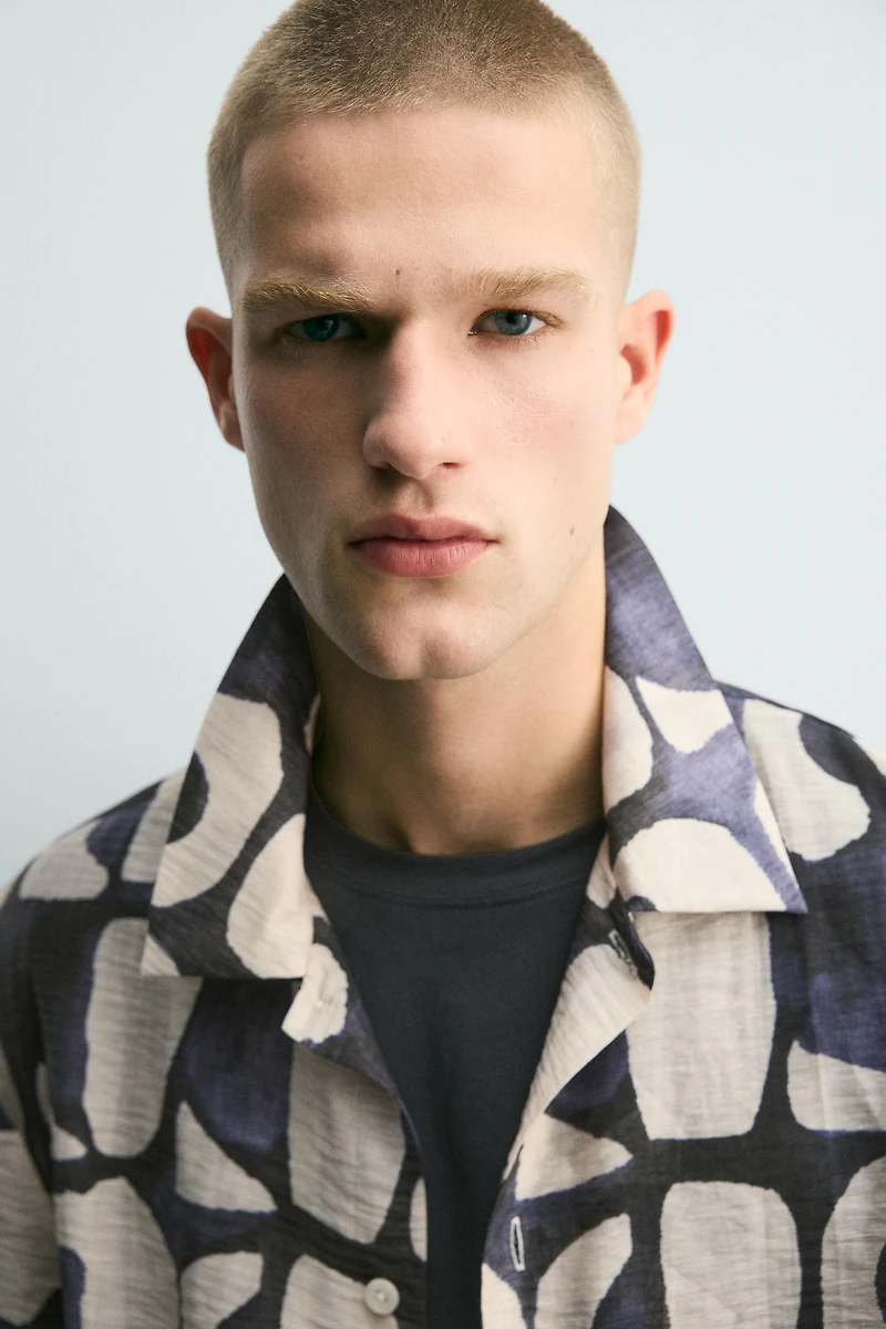 GEOMETRIC PRINT SHIRT