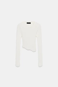 ASYMMETRIC HEM KNIT CROP TOP