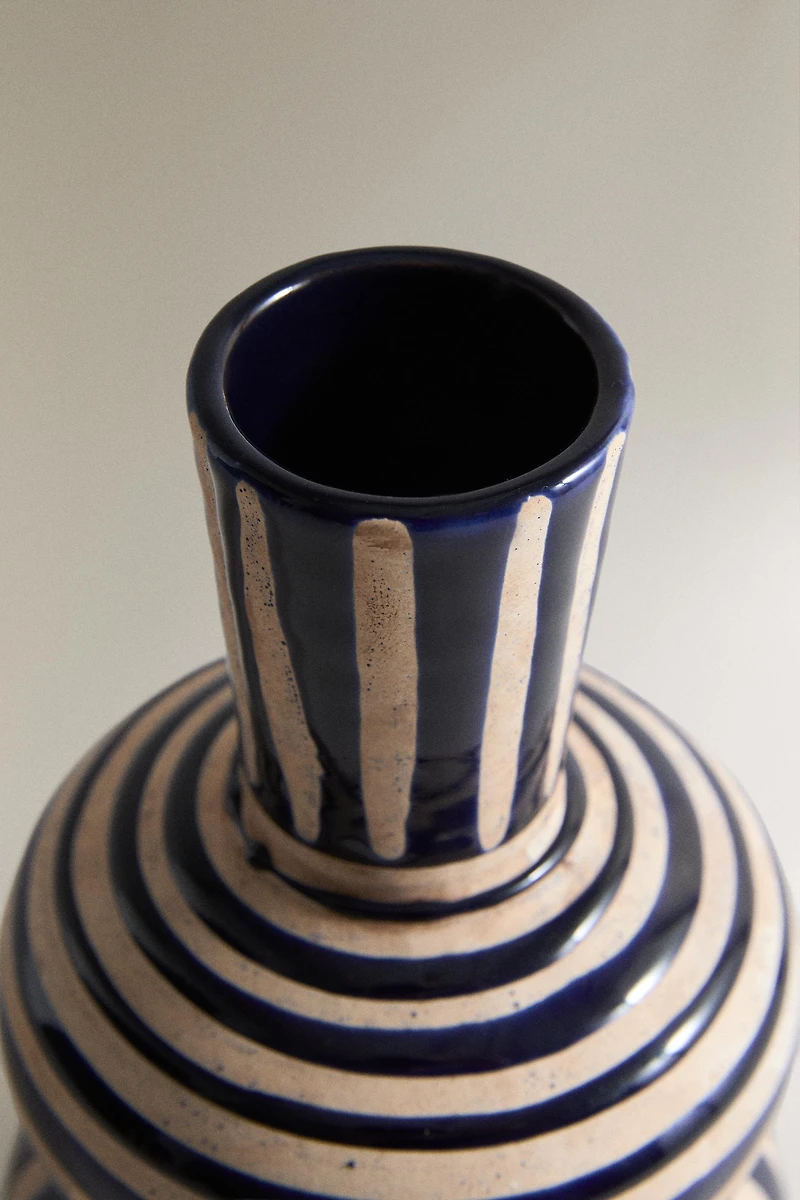 DECORATIVE HULU CERAMIC VASE