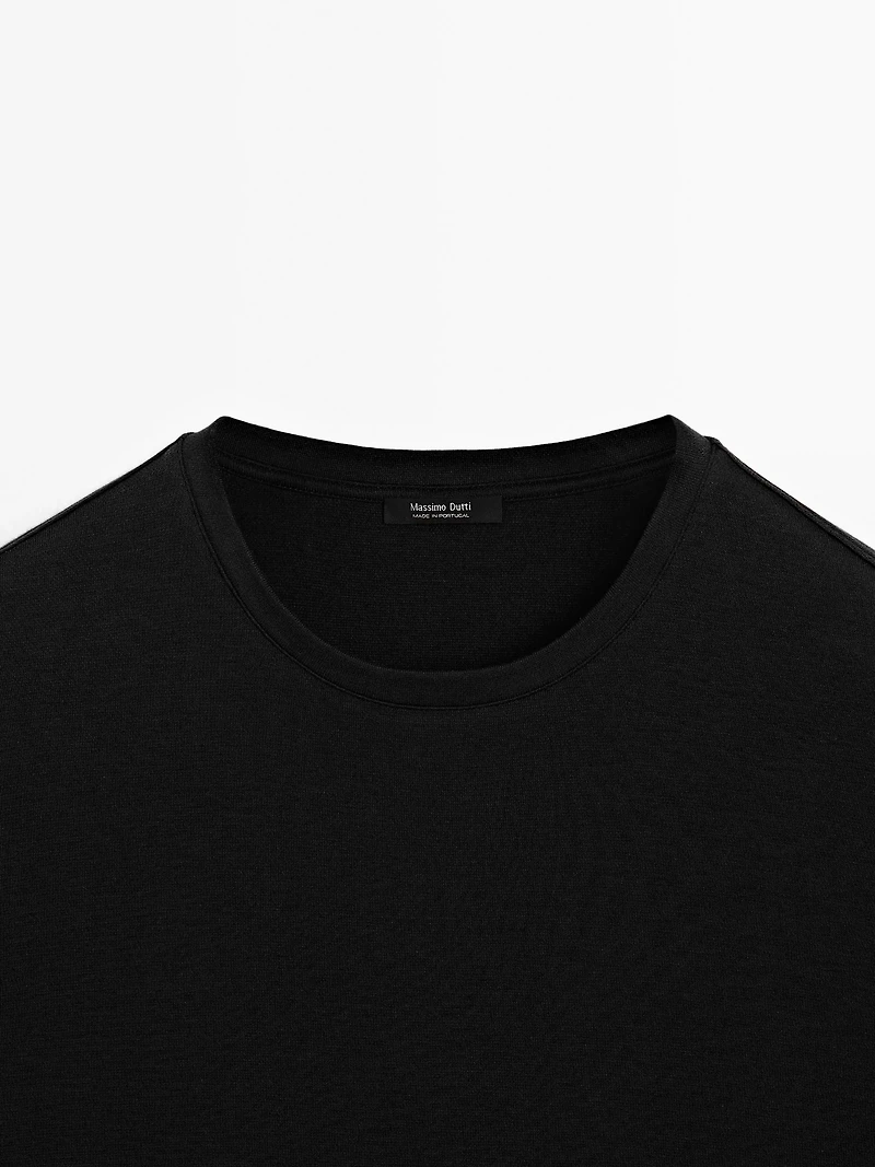 100% cotton T-shirt with ribbed trims