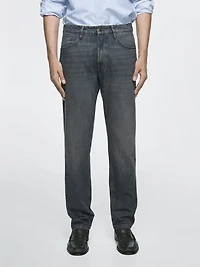 Tapered fit jeans