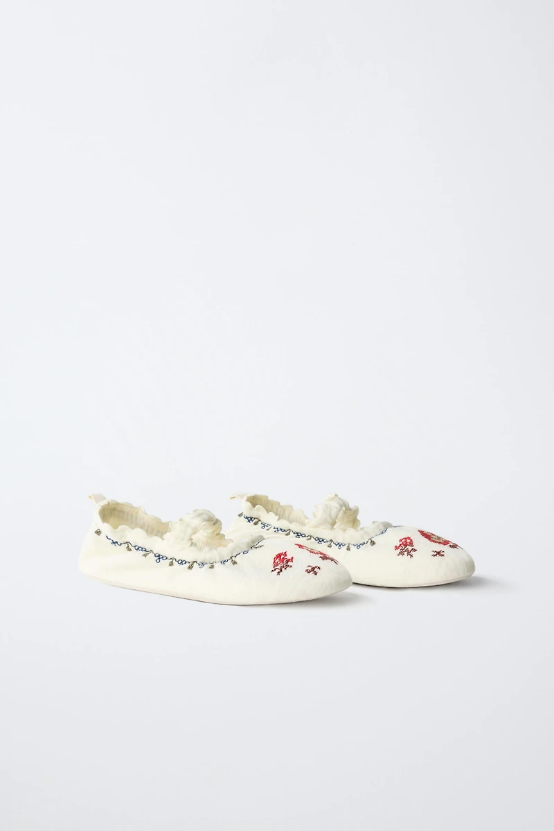 EMBROIDERED SLIPPERS