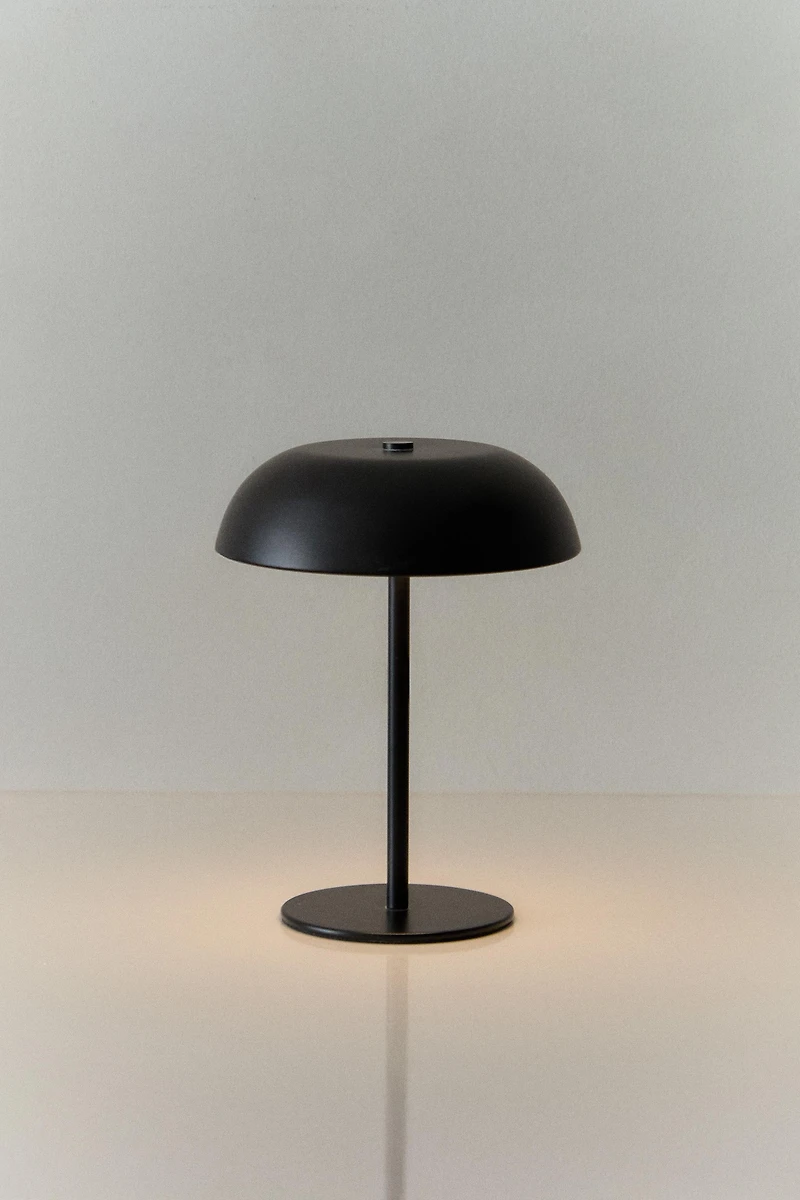 MONOCHROME CORDLESS TABLE LAMP