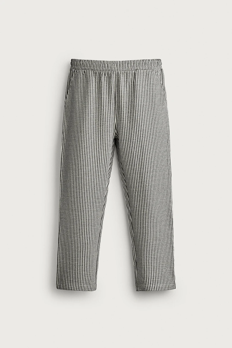 CONTRAST SEERSUCKER RELAXED FIT PANTS