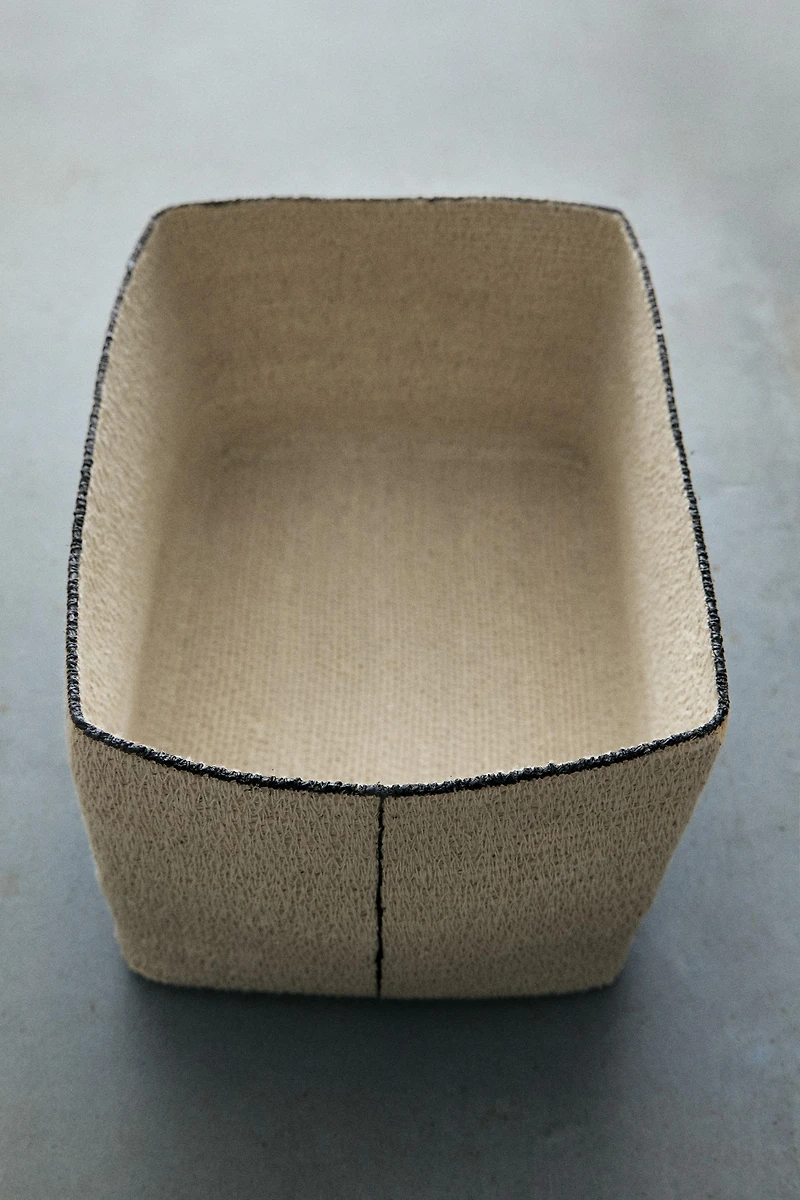SQUARE BASKET WITH LINE
