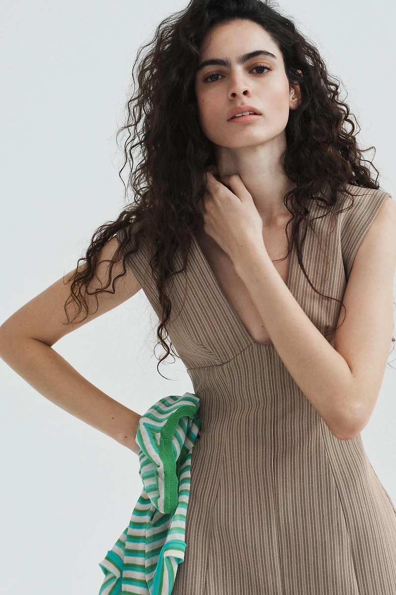 ROBE COURTE À RAYURES