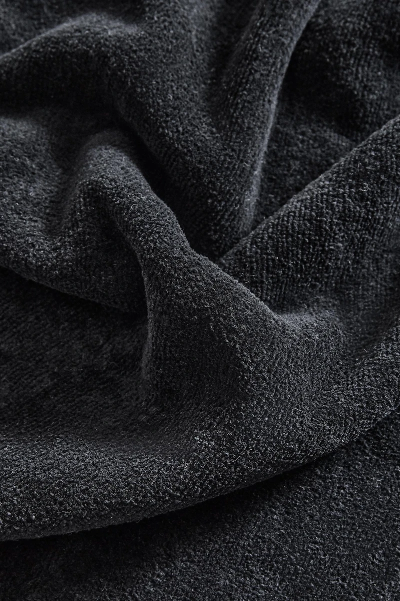 VELOUR OVERLOCK BATH TOWEL