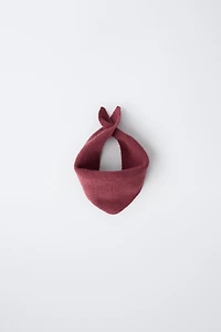 BANDANA EN MAILLE TRIANGULAIRE