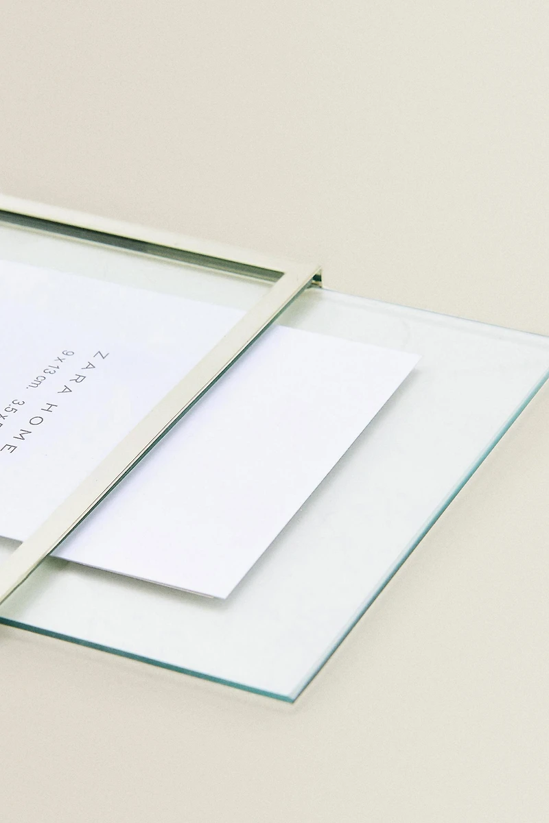 PICTURE FRAME WITH STAND