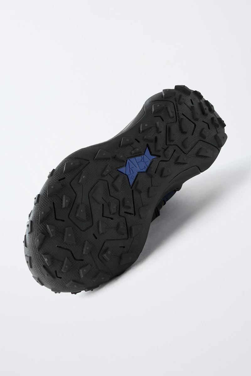 WATER REPELLENT SNOW BOOTS