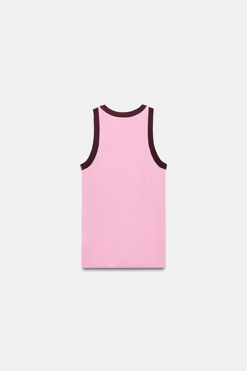 TOP EN MAILLE À ENCOLURE AMÉRICAINE
