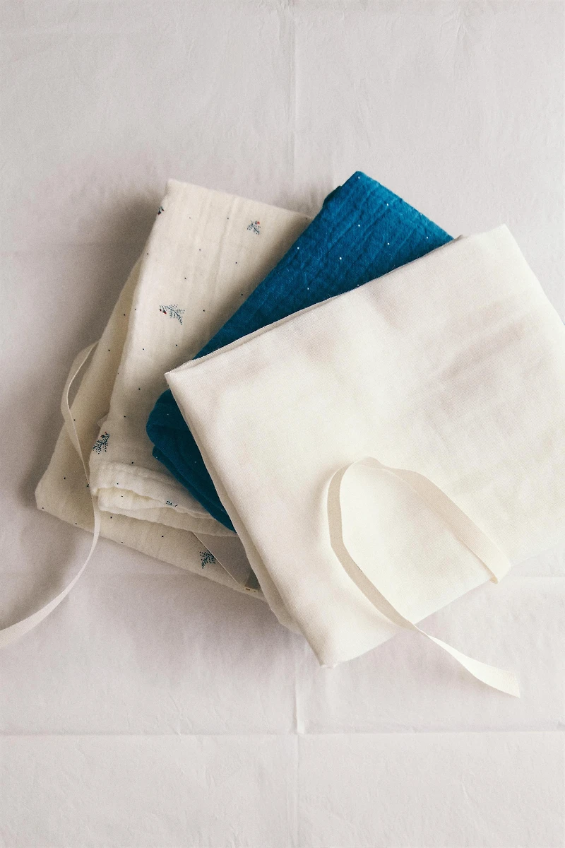 BABY FLORAL MUSLIN CLOTHS (PACK OF 3)