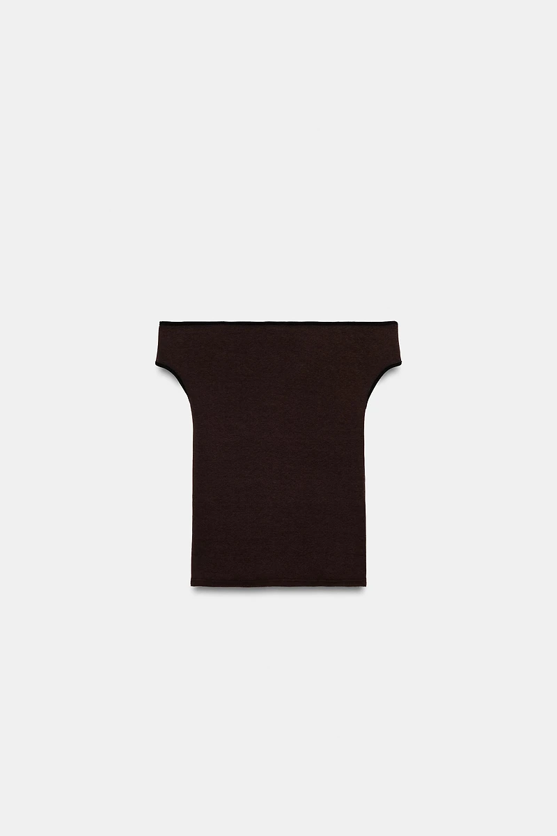 FITTED TOP WITH CONTRAST PIPING