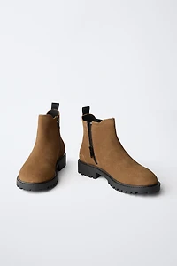 LEATHER CHELSEA ANKLE BOOTS