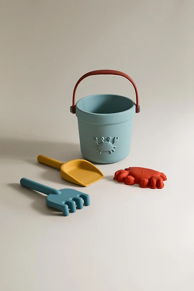 KIDS' BUCKET AND ACCESSORIES TOY SET